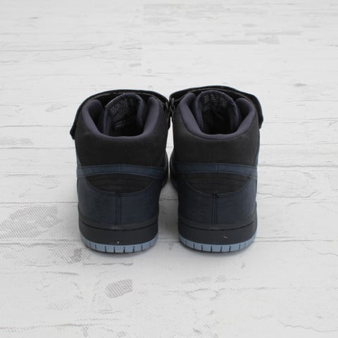 Nike SB Dunk Mid ‘Dark Obsidian/Thunder Blue’ at Concepts