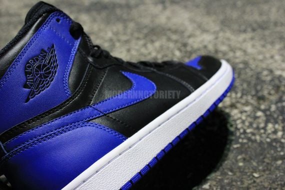 Air Jordan 1 ‘Black/Royal’ 2013 Retro Sample - Detailed Look