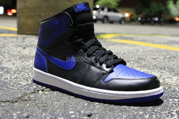 Air Jordan 1 ‘Black/Royal’ 2013 Retro Sample - Detailed Look