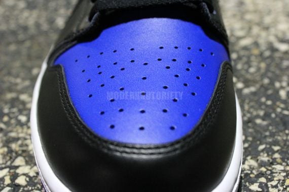 Air Jordan 1 ‘Black/Royal’ 2013 Retro Sample - Detailed Look