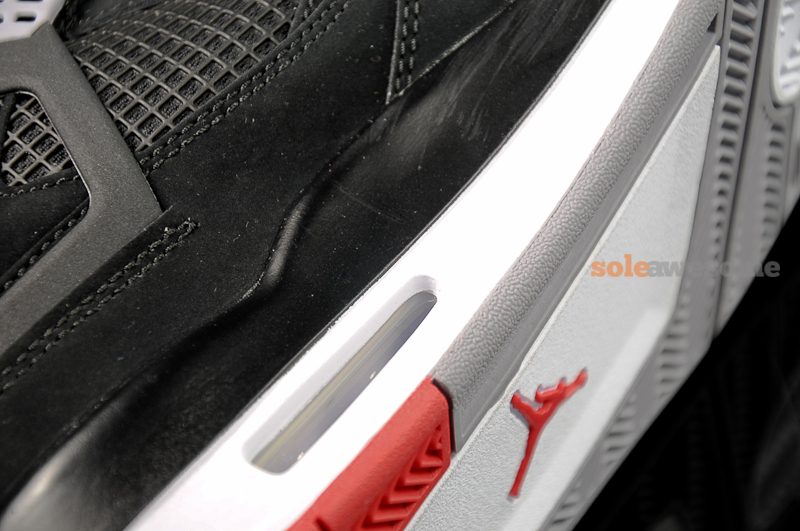 Air Jordan 4 'Black/Cement' - New Images