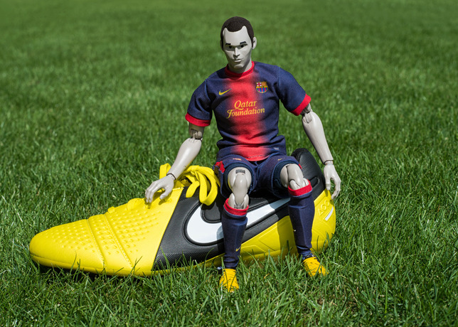 Andres Iniesta Pulls The Strings in CTR360 Maestri III Film