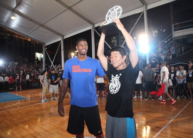 Heng Wang Wins Basketball Dunk Showcase at Nike+ Festival of Sport 2012