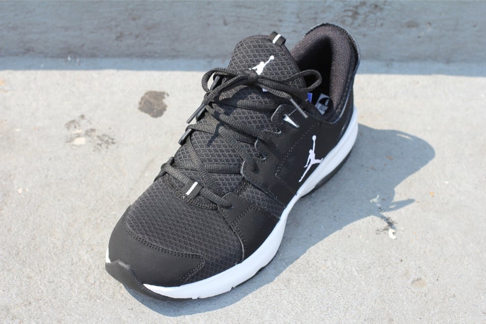 Jordan Trunner Flash 'Black/White'