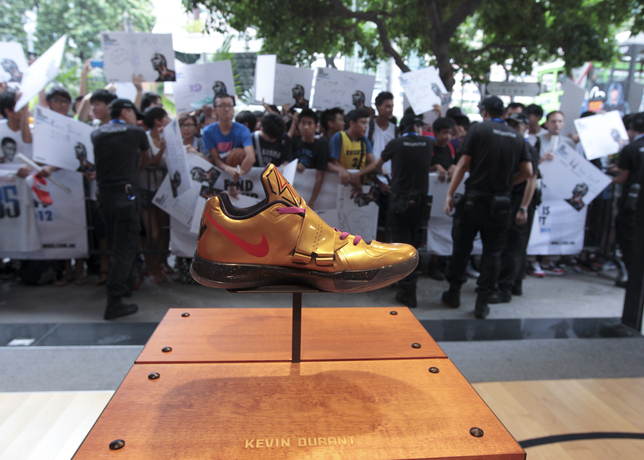 Kevin Durant Wraps Up 2012 Nike Greater China Tour in Hong Kong