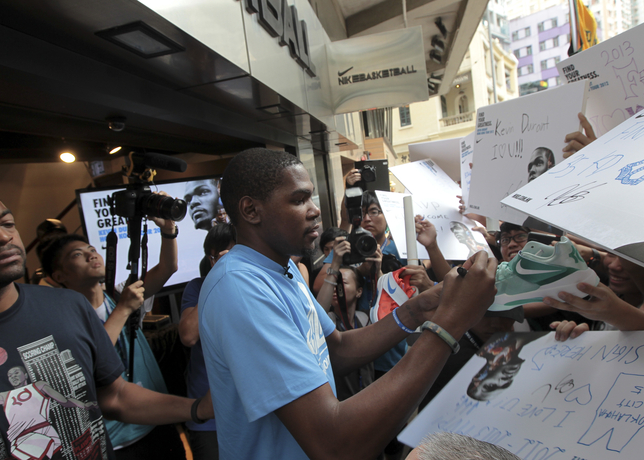 Kevin Durant Wraps Up 2012 Nike Greater China Tour in Hong Kong