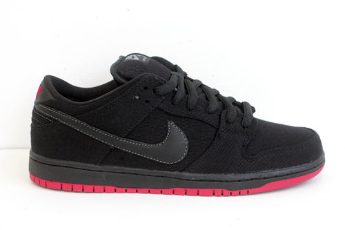 Levi's x Nike SB Dunk Low 'Black'