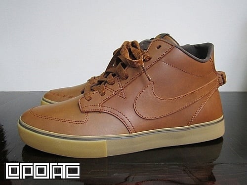 nike braata mid lr