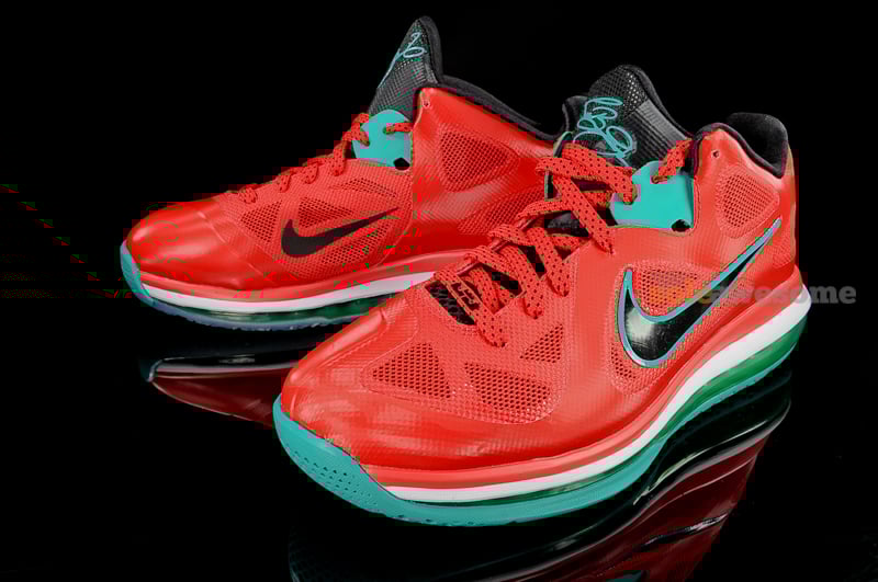 lebron liverpool shoes
