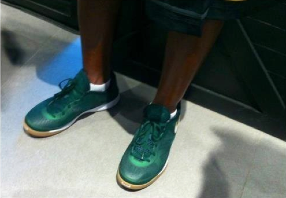 Nike LeBron ST Low ‘SVSM’