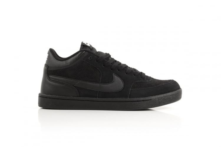 Nike SB Challenge Court Mid ‘Black/White’ at DQM