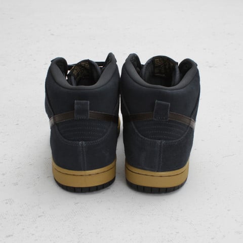 Nike SB Dunk High ‘Classic Charcoal/Tar-Black’