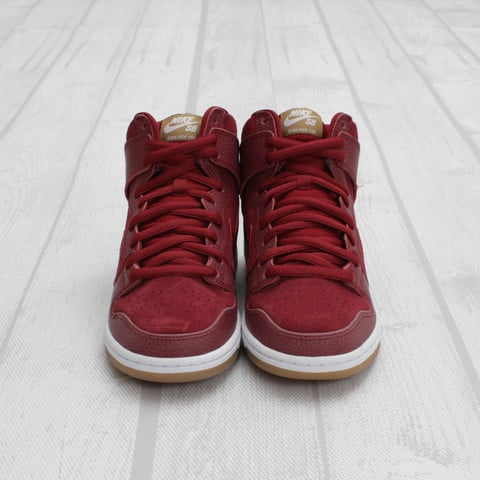 Nike SB Dunk High ‘Team Red/Filbert’ at Concepts