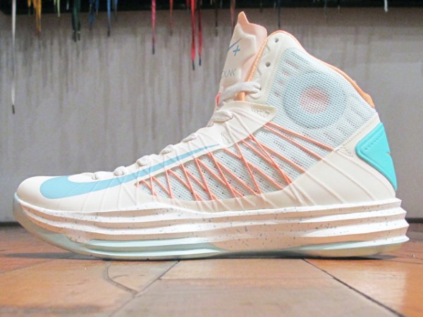 Release Reminder: Nike Hyperdunk+ Sport Pack 'Sail/Calypso-Peach Cream-Julep'