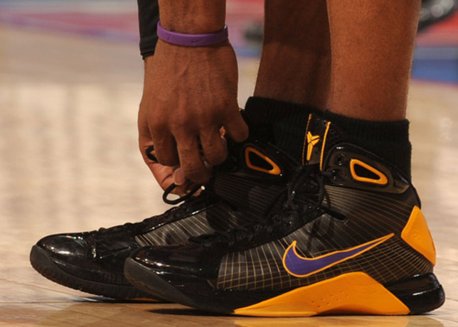 Twenty Designs That Changed The Game – Nike Air Hyperdunk- SneakerFiles