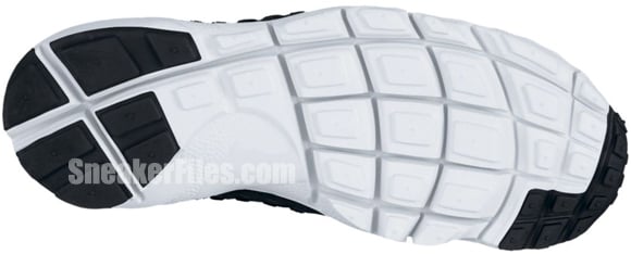 nike-air-footscape-woven-chukka-premium-qs-black-white-1