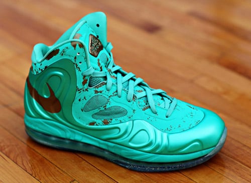 nike-air-max-hyperposite-statue-of-liberty-3