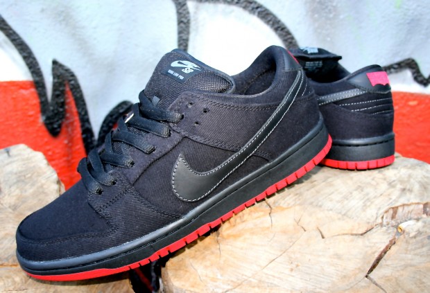 Levi's x Nike SB Dunk Low 'Black' at Brooklyn Projects | SneakerFiles