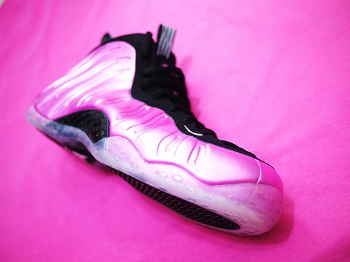 Nike Air Foamposite One ‘Polarized Pink’ – New Images