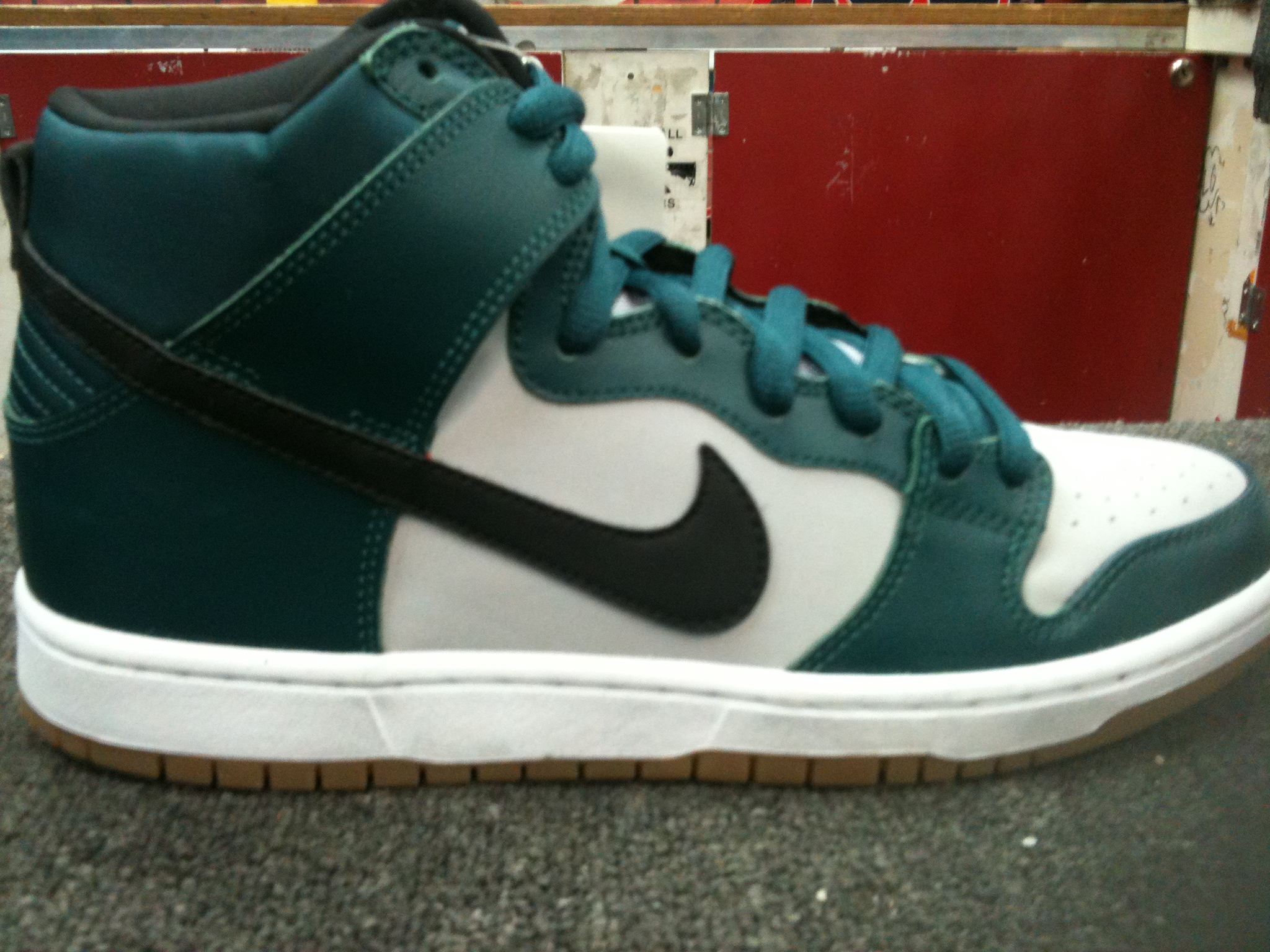 nike sb dunk high green and white