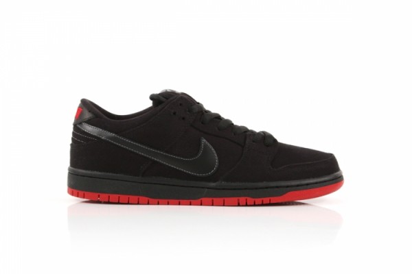 Release Reminder: Levi’s x Nike SB Dunk Low ‘Black’ at DQM