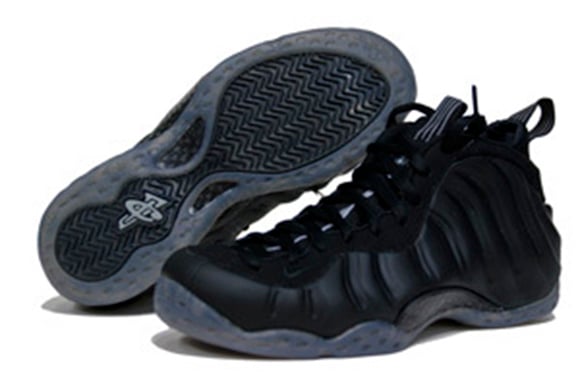 nike-air-foamposite-one-stealth-another-look-3