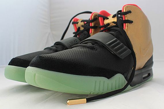 nike-air-yeezy-2-imperial-custom-by-custom-2