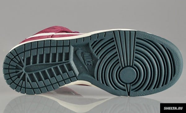 nike-wmns-dunk-high-bordeaux-sail-seaweed-7