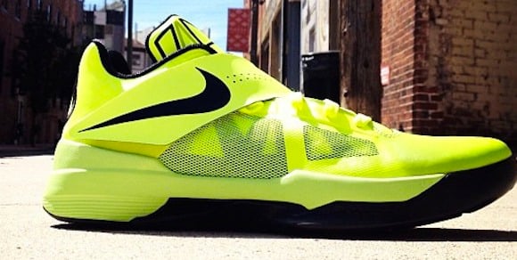 nike-zoom-kd-iv-volt-black-sample-1