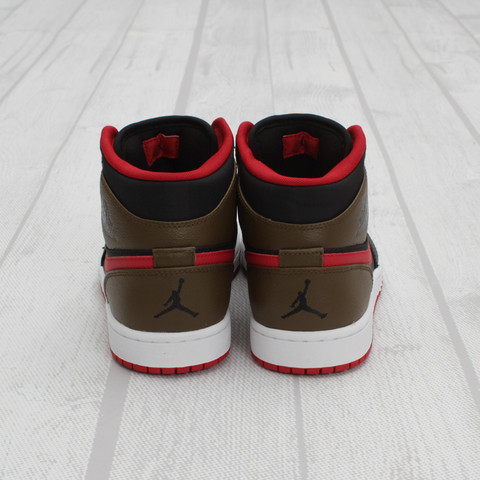 Air Jordan 1 Phat ‘Olive’ at Concepts