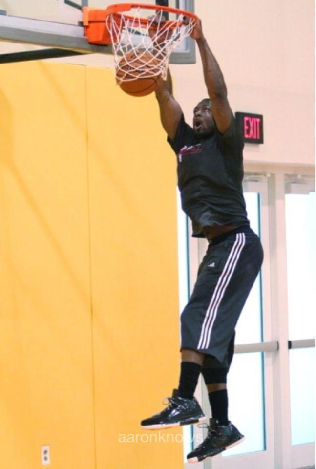 Dwyane Wade Practices in New Li-Ning Signature