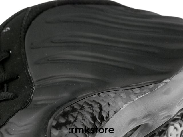 Nike Air Foamposite One ‘Stealth’ - Detailed Look