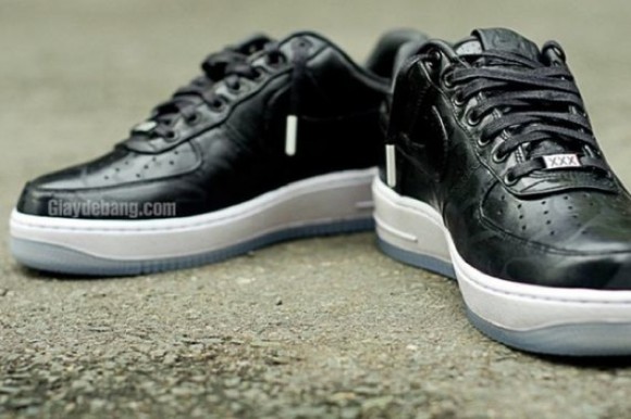 Nike Air Force 1 Low Supreme 'Black Camo'