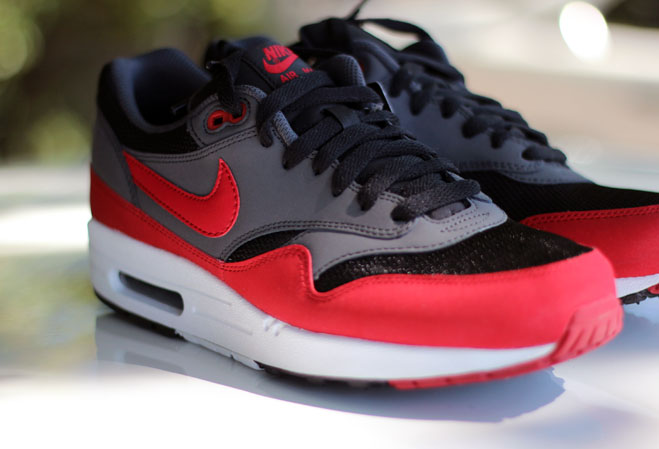 Nike Air Max 1 'Black/Grey-Red'