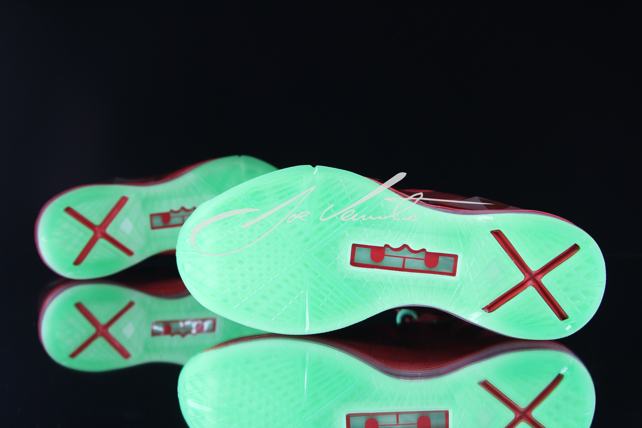 Nike LeBron X (10) 'Christmas'