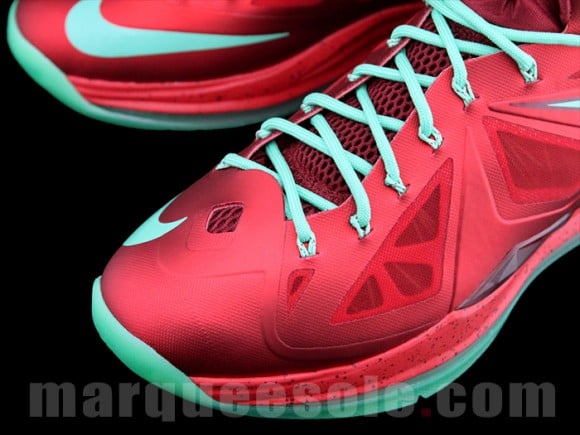 Nike LeBron X 'Christmas'