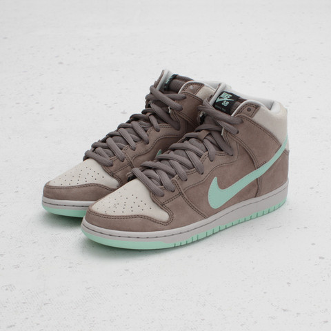 Nike SB Dunk High ‘Soft Grey/Medium Mint’ at Concepts | SneakerFiles