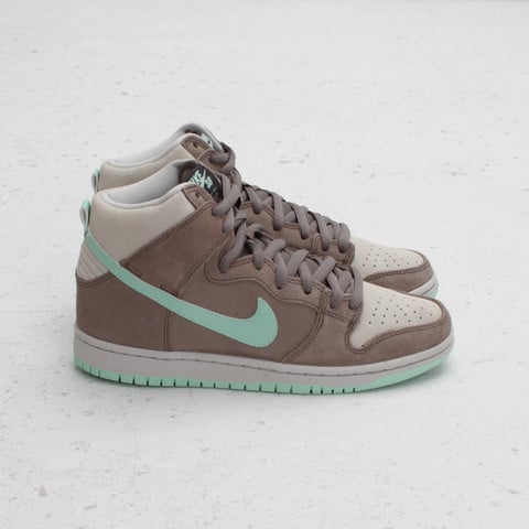 Nike SB Dunk High ‘Soft Grey/Medium Mint’ at Concepts