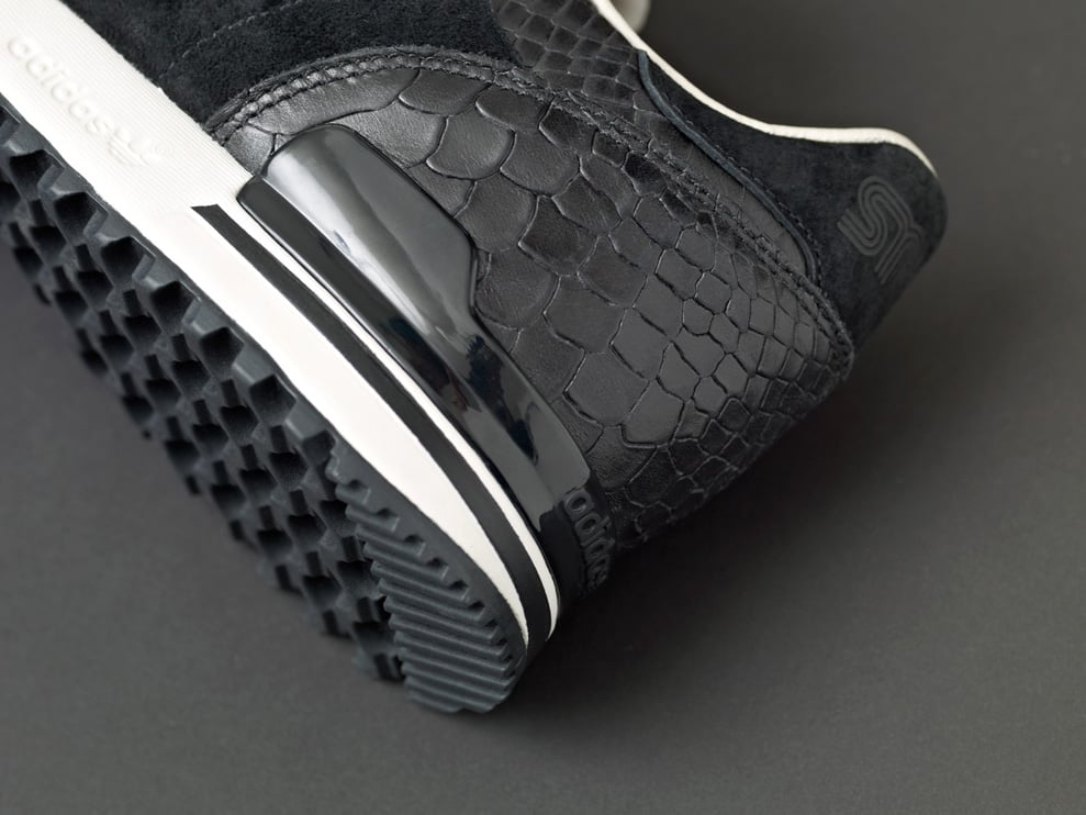 Sneakersnstuff x adidas Consortium WMNS ZX 700 Teaser