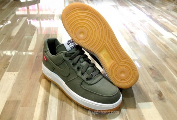 Supreme x Nike Air Force 1 Low 'Olive'