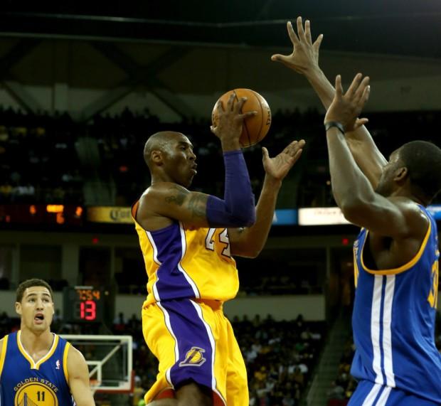 Kobe Bryant Opens Preseason in Nike Zoom Kobe VII ‘Snake Pool’