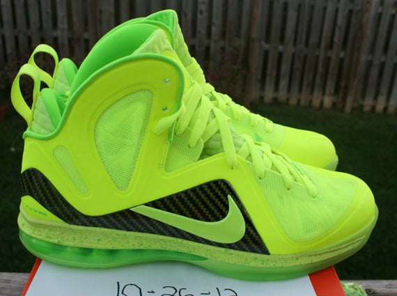 nike-lebron-9-p.s.-elite-volt-dunkman-available-on-ebay