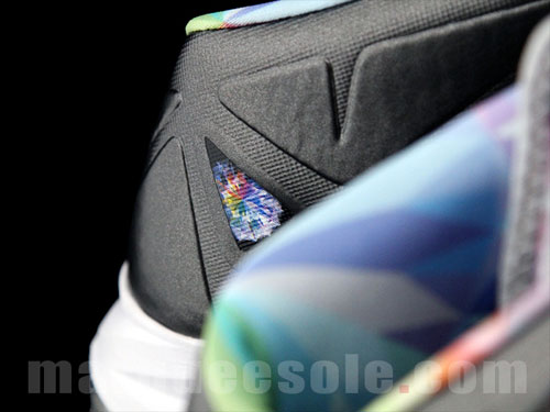 nike-lebron-x-prism-5