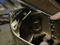 Video: Complete Technique x Nike Snowboarding ‘American Eagle’ Zoom Force 1