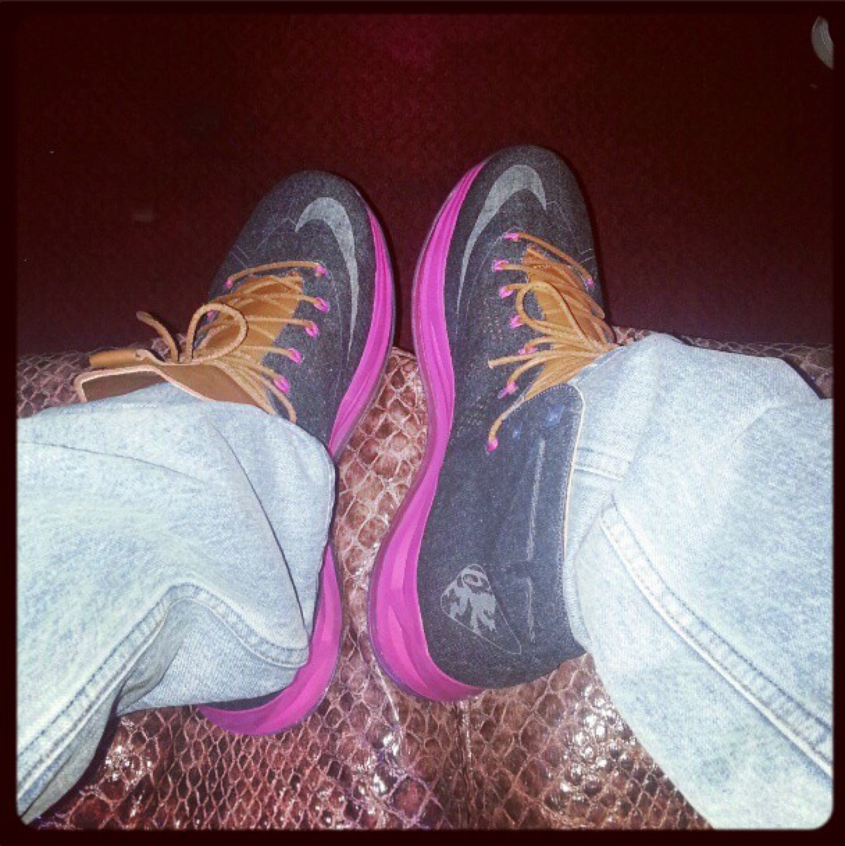 King James Laces Up the Nike LeBron X (10) ‘Denim’
