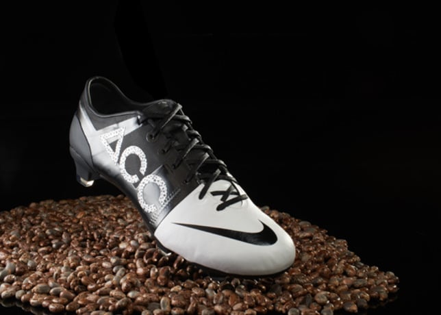 Nike GS 2 Boot Delivers Seamless Ball Control, Low Environmental Impact