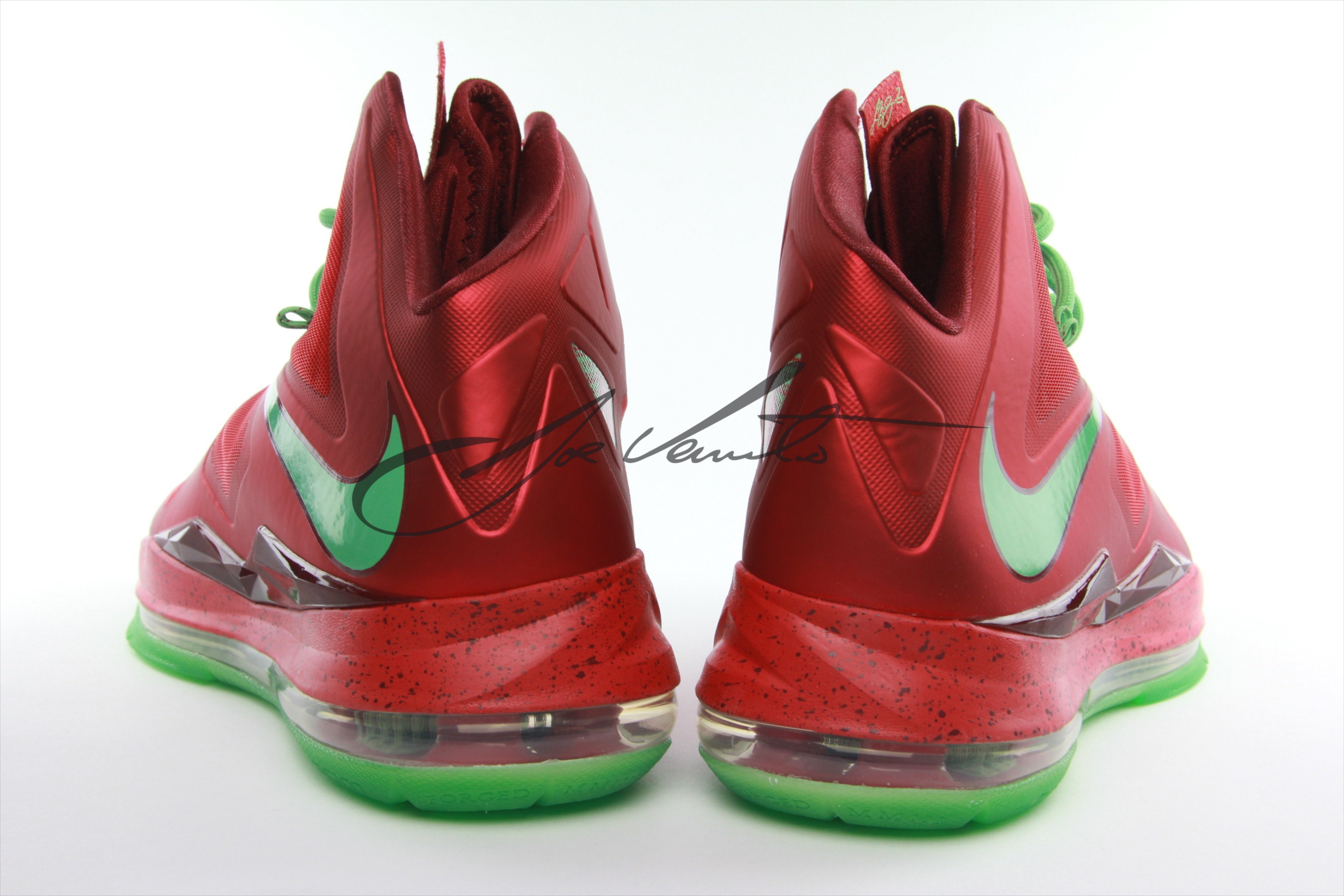 Nike LeBron X (10) ‘Christmas’ – New Images
