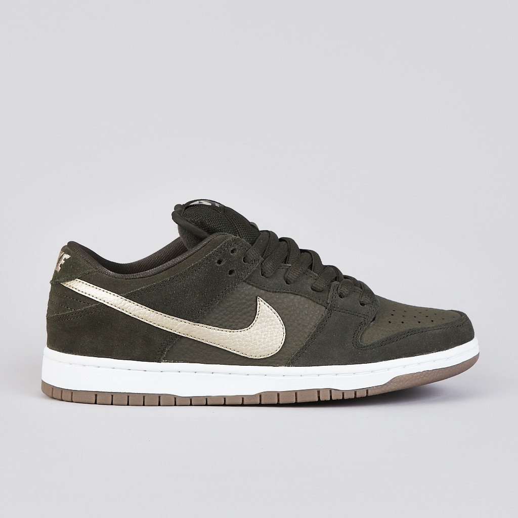 Nike SB Dunk Low ‘Sequoia’ at Flatspot
