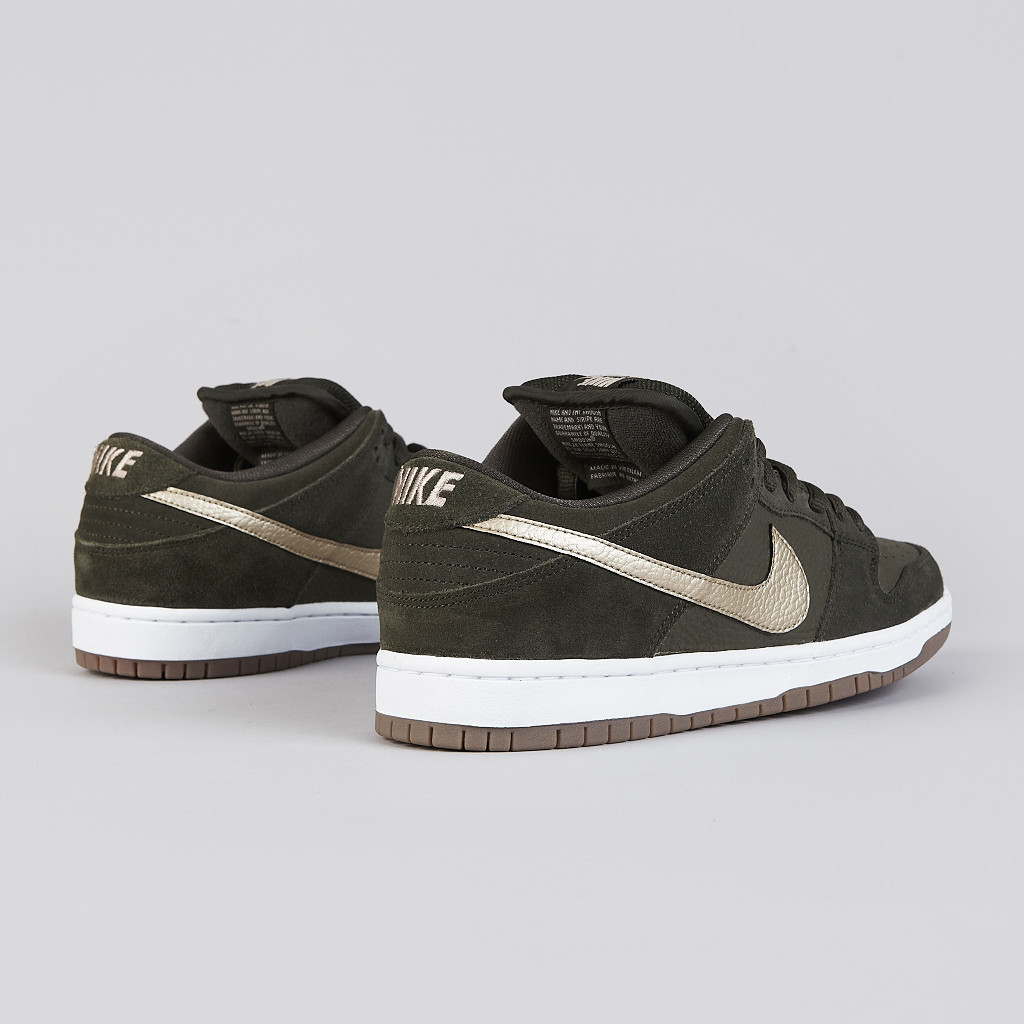 Nike SB Dunk Low ‘Sequoia’ at Flatspot