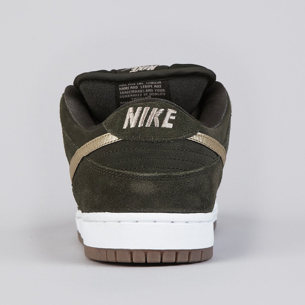 Nike SB Dunk Low ‘Sequoia’ at Flatspot